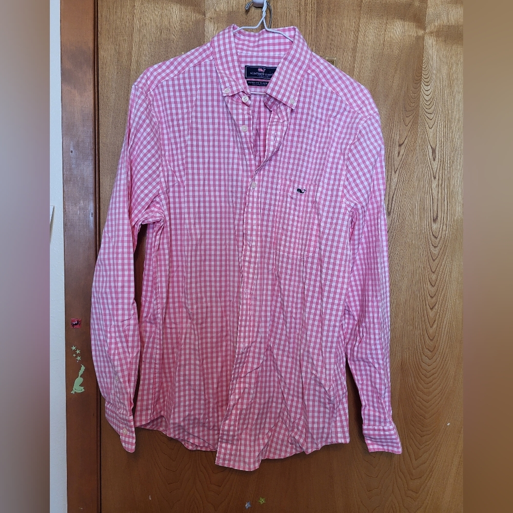 Vineyard Vines pink and white men's shirt size medium